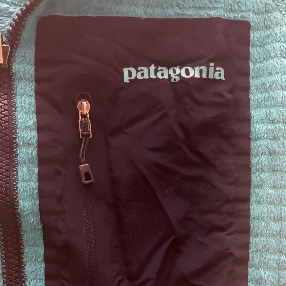 Patagonia Aqua Blue Hooded Jacket - Picture 2 of 5